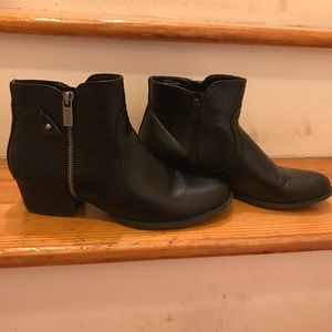 Unisa Black booties